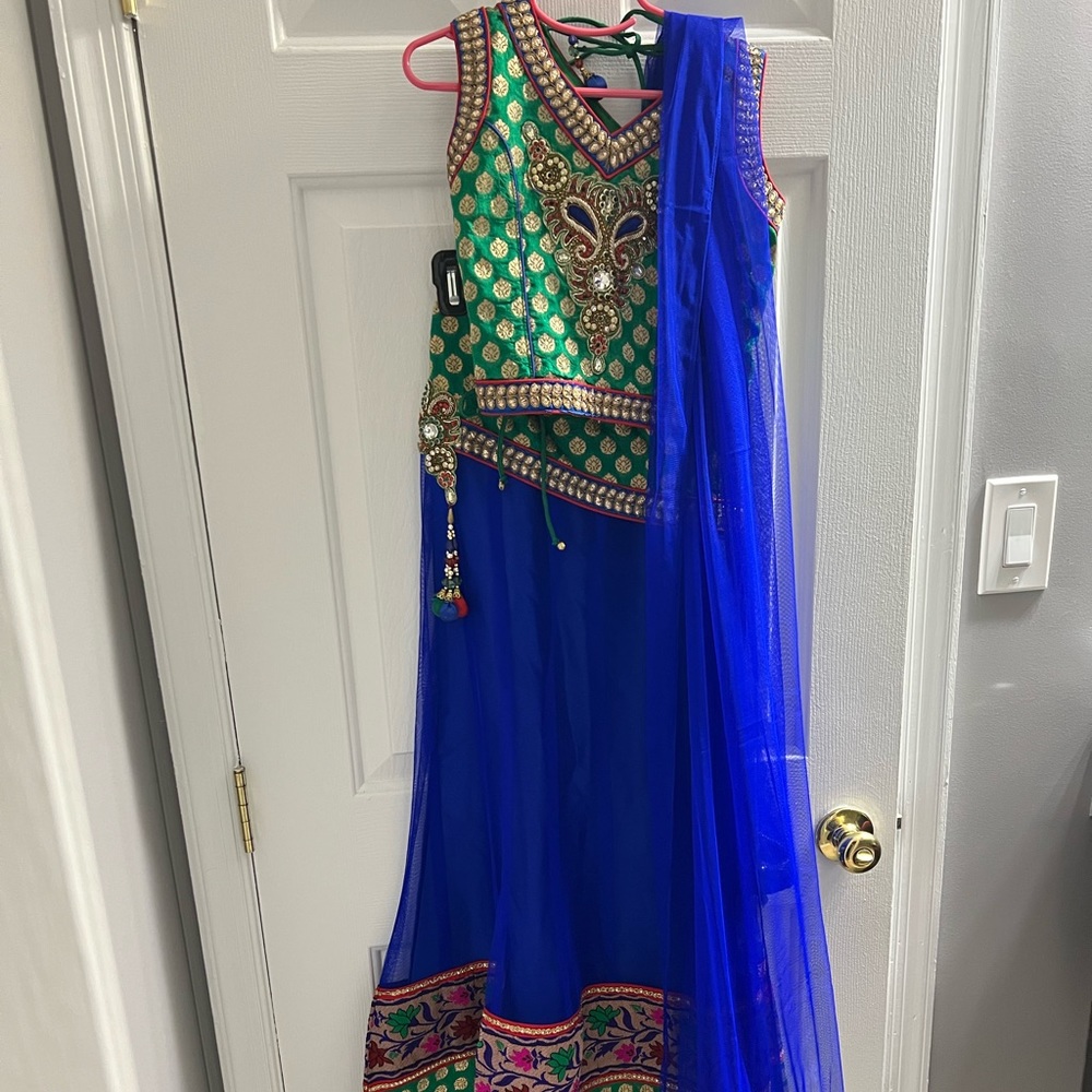Beautiful Lehenga Choli girls size 30 (indian size) for 10 year old.